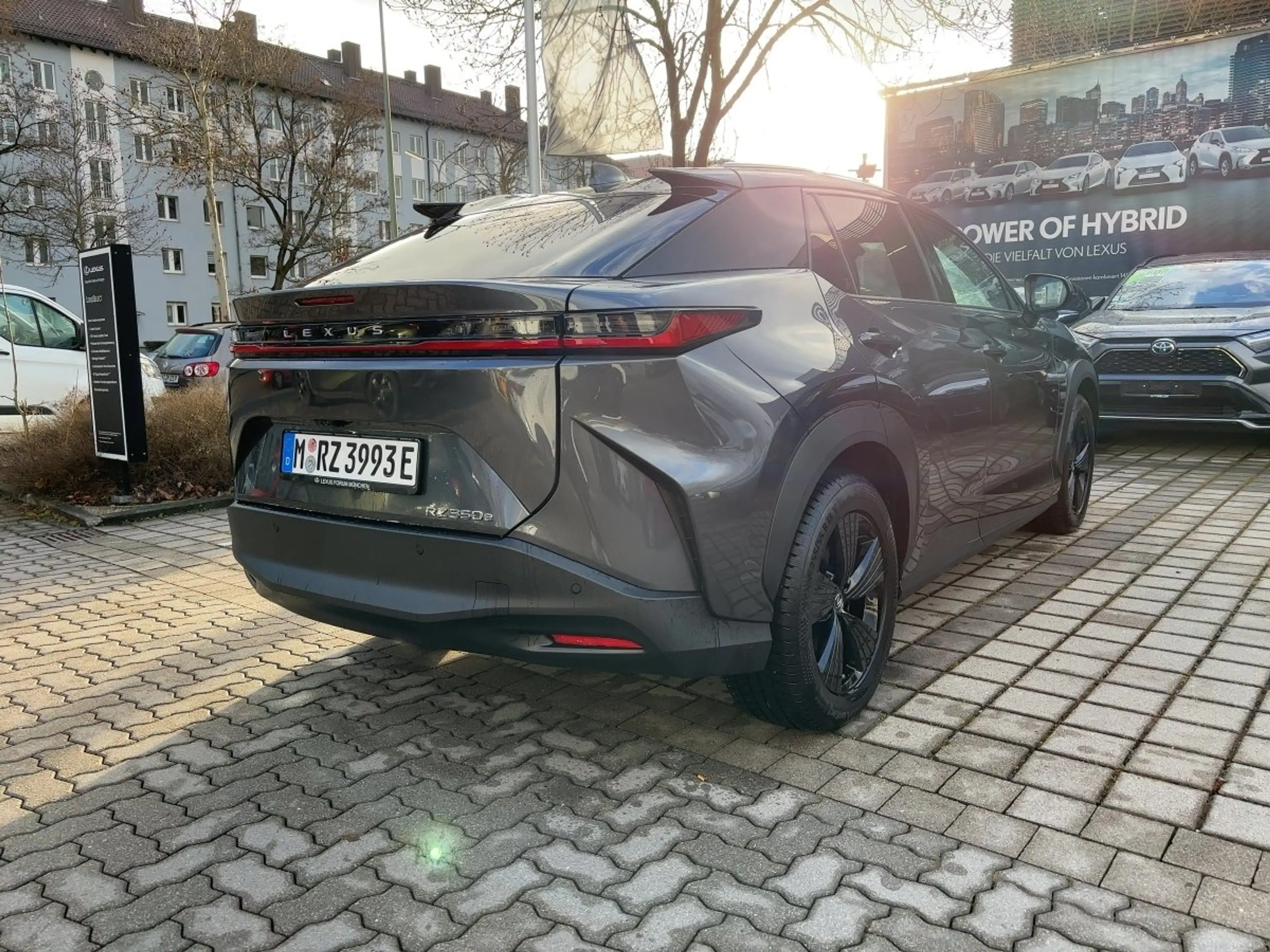 Lexus RZ 350 e Executive 2xKlima 360 ACC AUT — photo 4