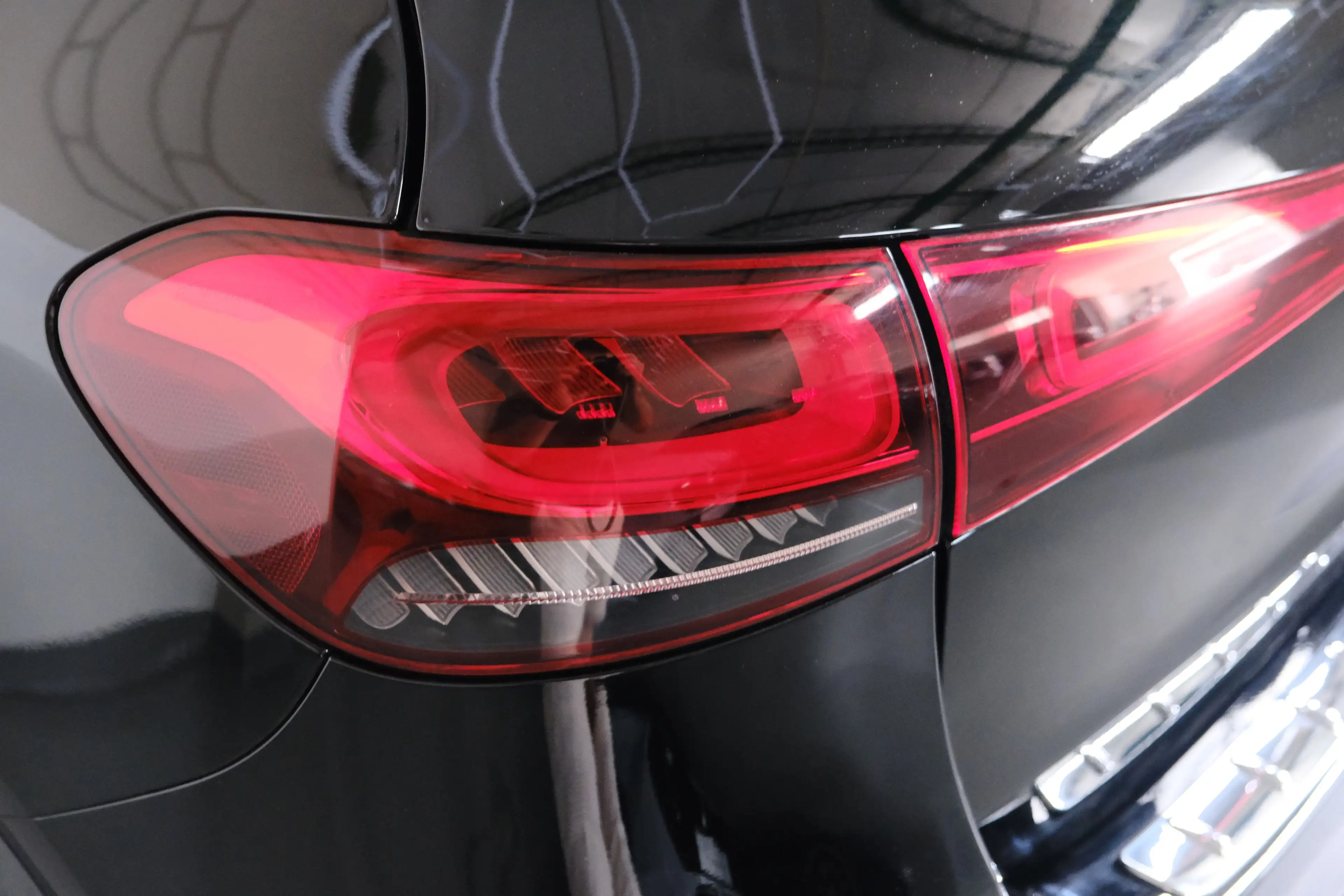 Mercedes-Benz EQA 350 EQA 350 4Matic AMG Line | 95% | RFK — photo 8