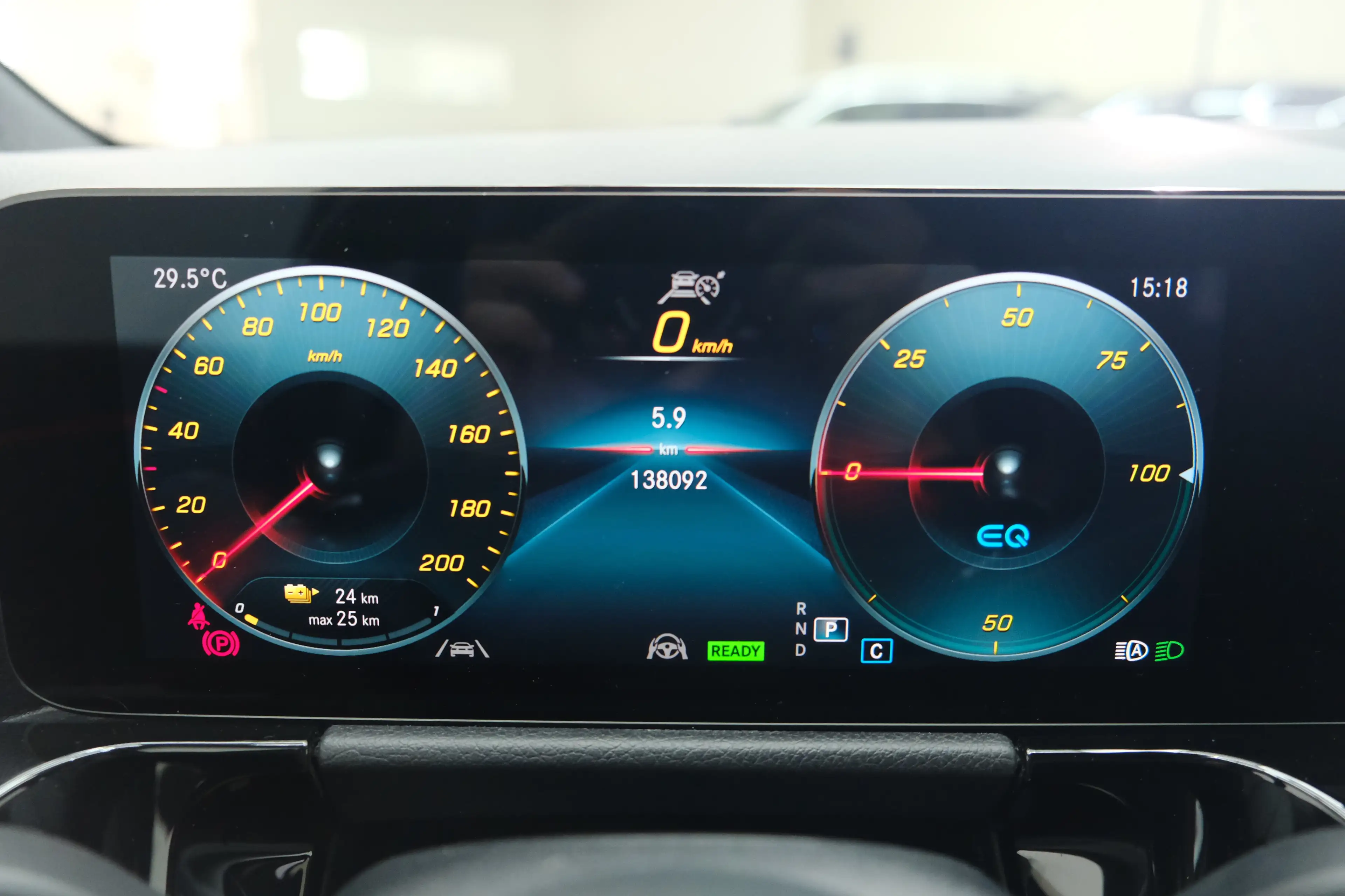 Mercedes-Benz EQA 350 EQA 350 4Matic AMG Line | 95% | RFK — photo 12