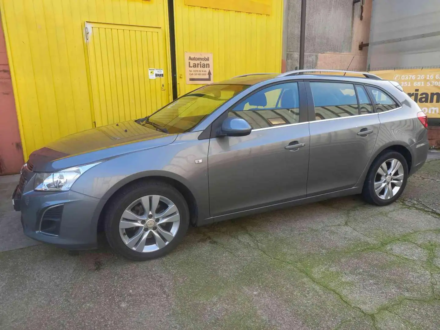 Chevrolet Cruze 1.7 Diesel Station Wagon LTZ NEOPATENTATI Grijs - 2