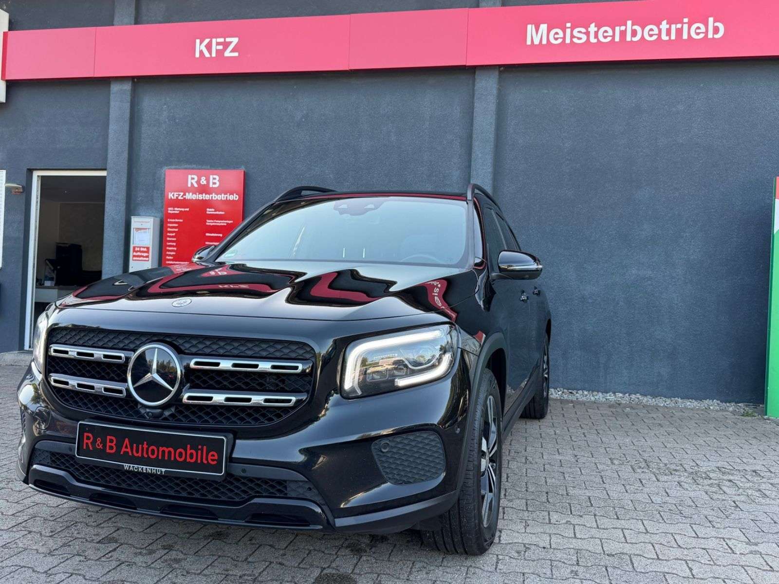 Mercedes-Benz GLB 200
