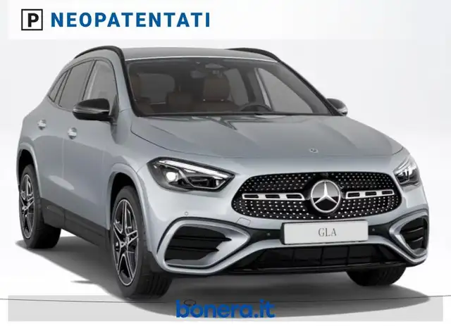 Mercedes-Benz GLA view 2