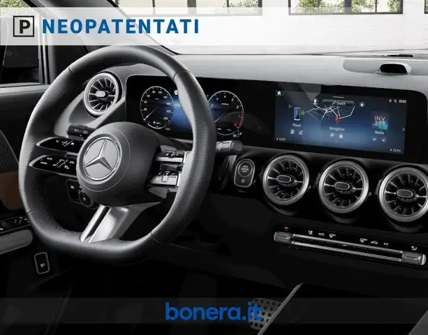 Mercedes-Benz GLA view 6