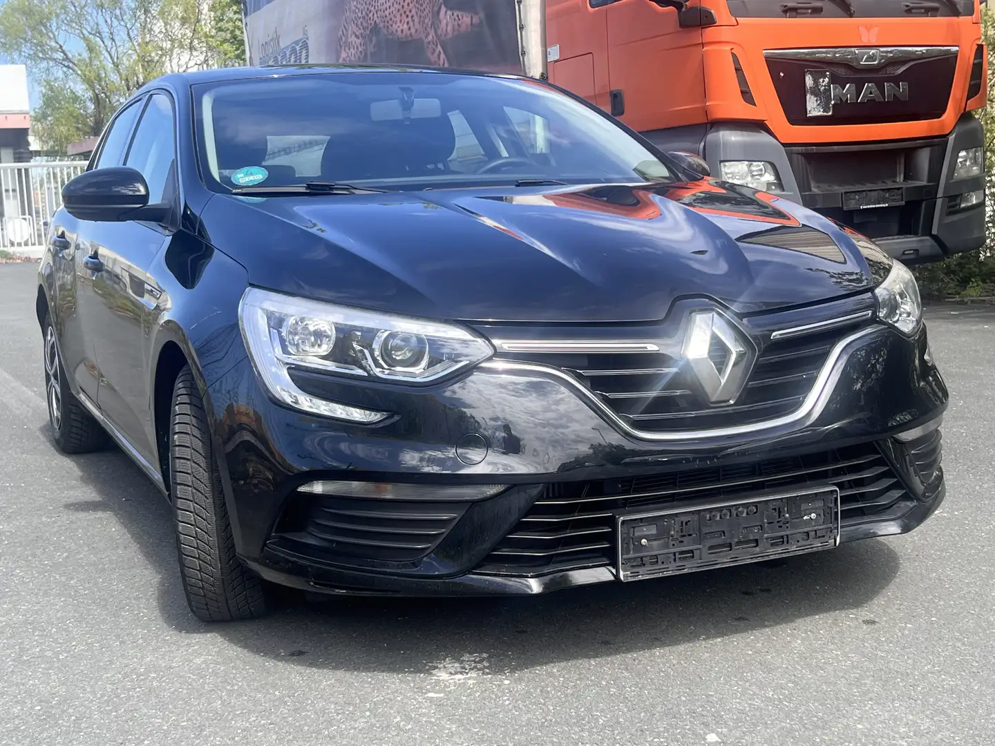 Renault Megane Life Nur 68000 km 1 Jahr Garantie Schwarz - 2