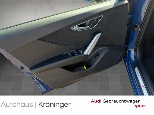 Audi Q2 view 8