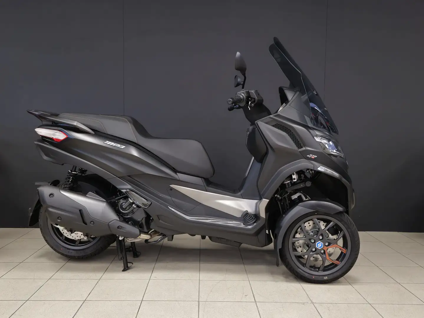 Piaggio MP3 530 Czarny - 1