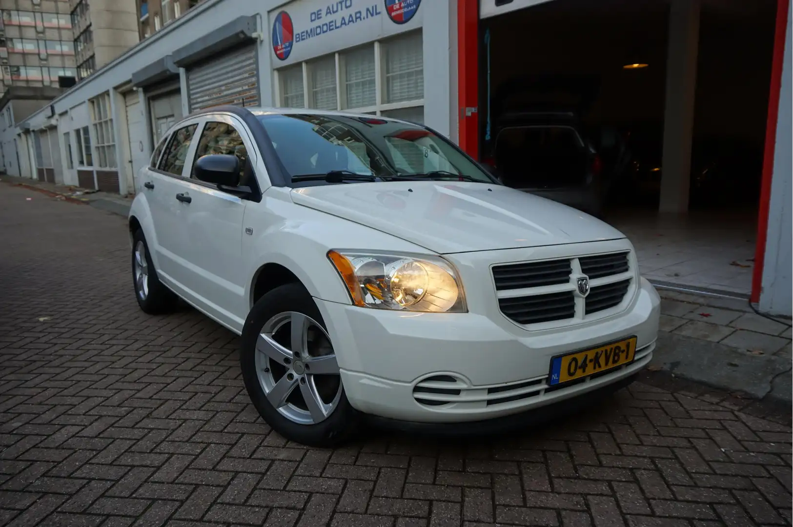 Dodge Caliber 2.0 SXT Automaat | Trekhaak | Sportvelgen | NAP | Wit - 2