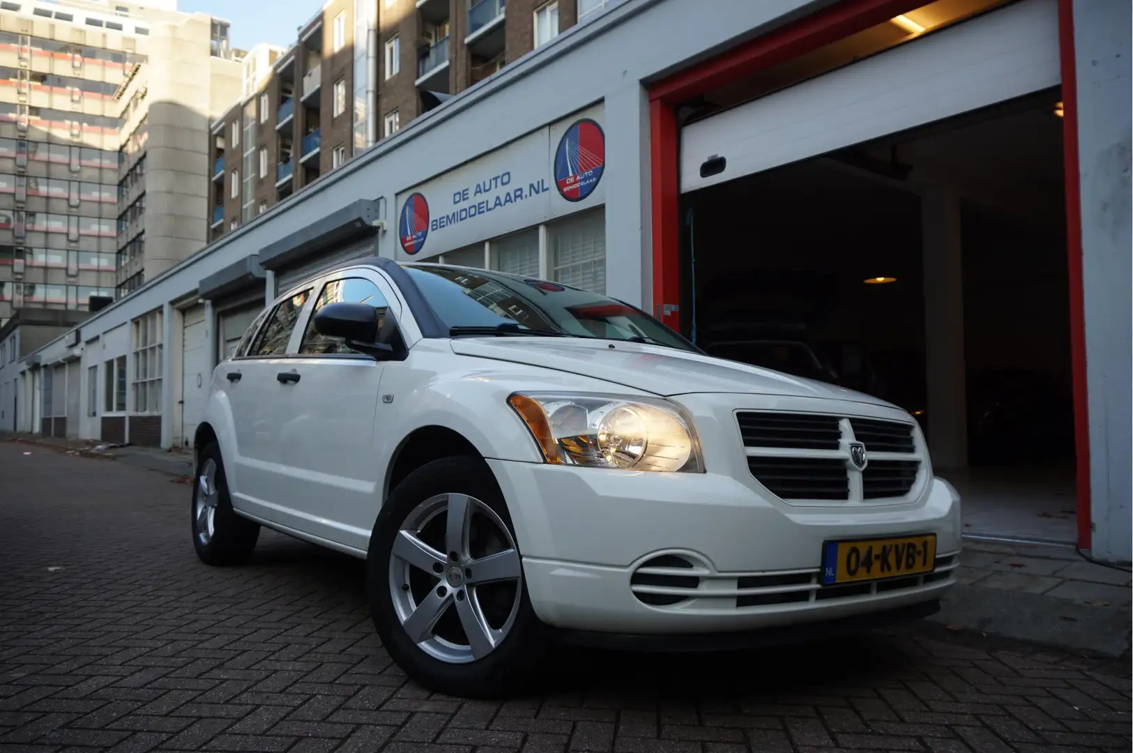 Dodge Caliber 2.0 SXT Automaat | Trekhaak | Sportvelgen | NAP | Wit - 1