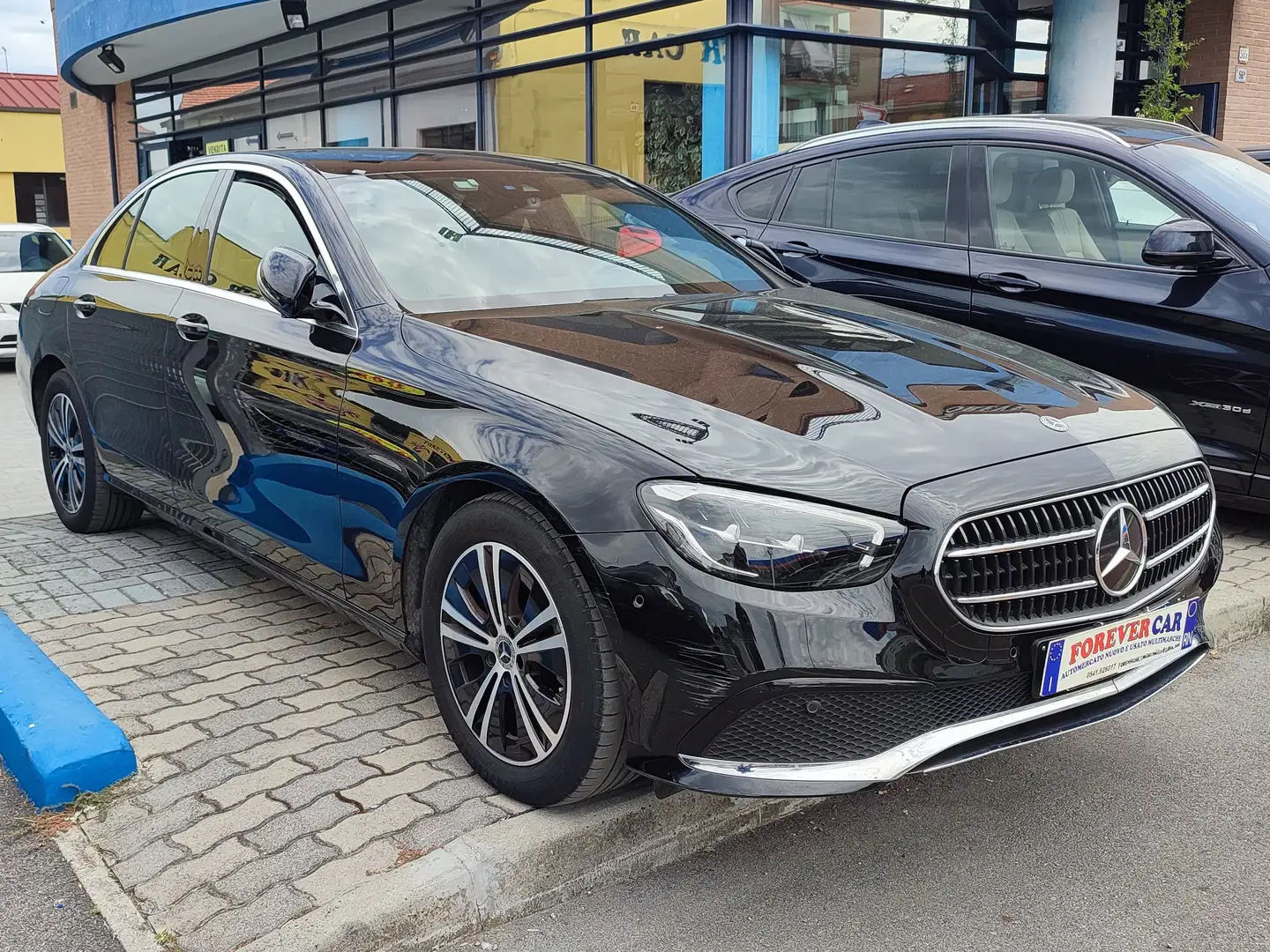 Mercedes-Benz E 220 E 220 d Berlina Premium Plus auto Černá - 1