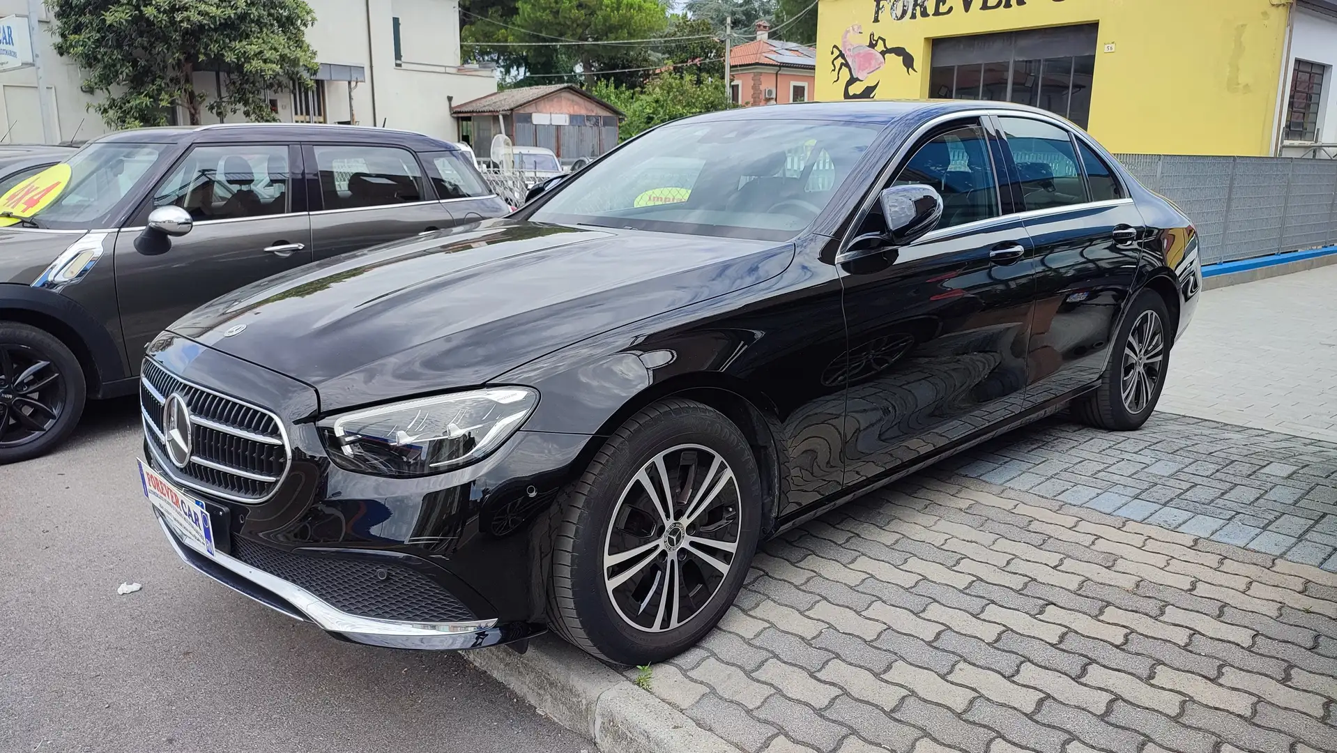 Mercedes-Benz E 220 E 220 d Berlina Premium Plus auto Černá - 2
