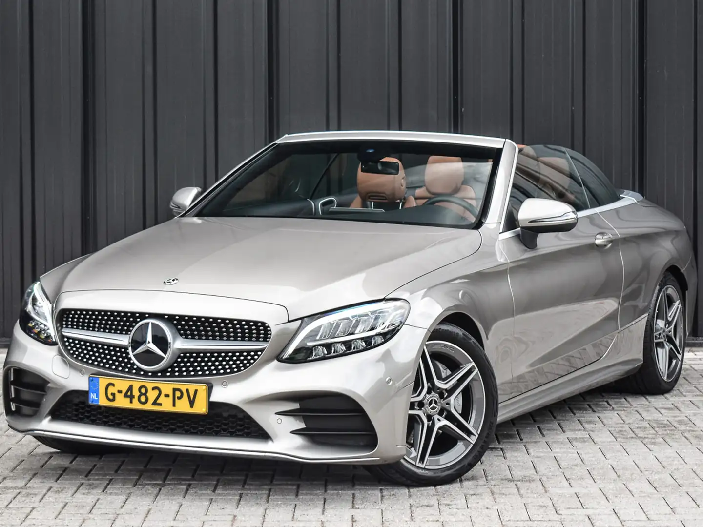 Mercedes-Benz C 200 Cabrio ADVANTAGE PACK | AMG-LINE | FULL-LED | NECK Grijs - 2