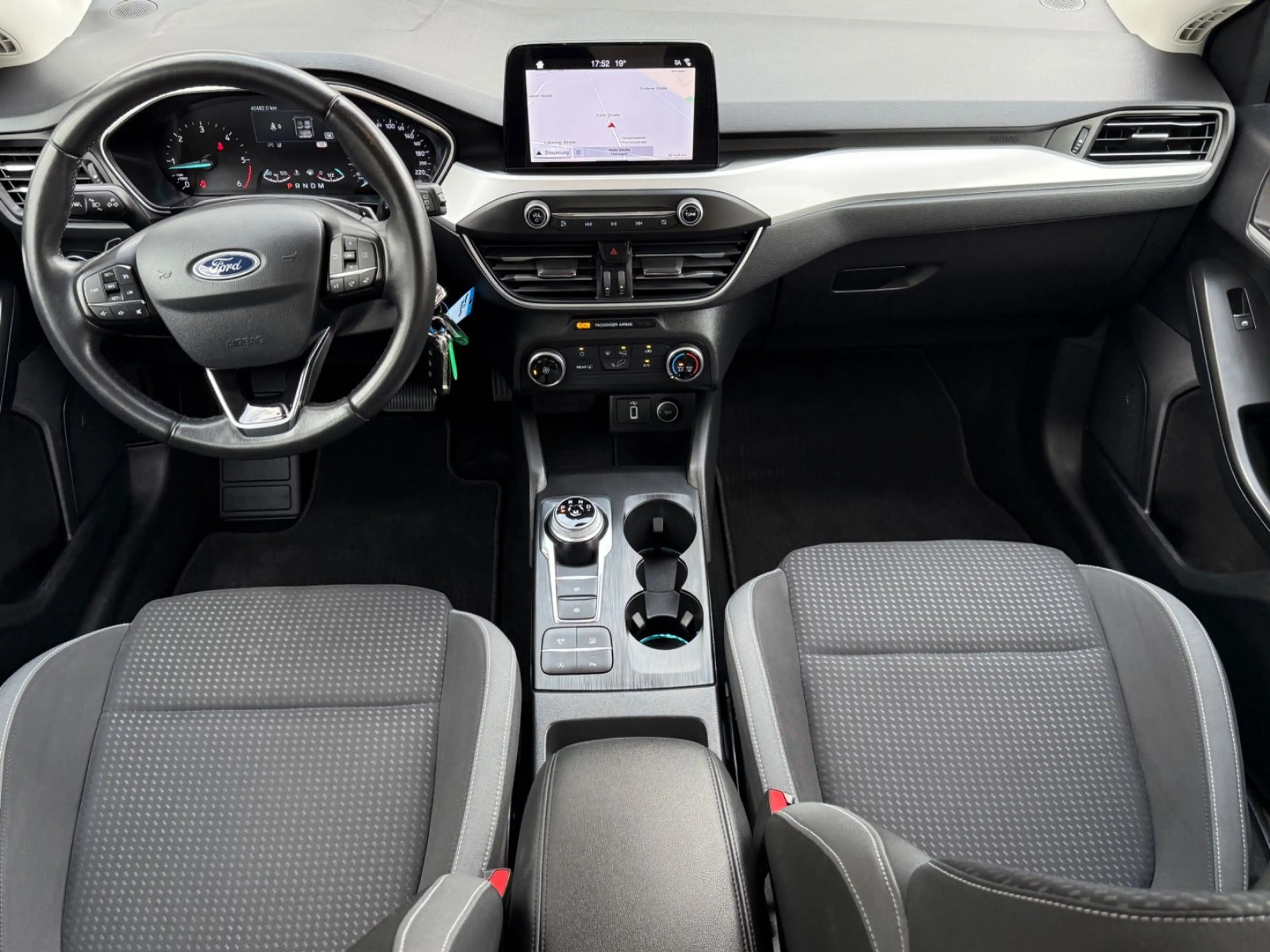 Ford Focus Turnier 1.5 TDCI Cool & Connect Navi/PDC — photo 10