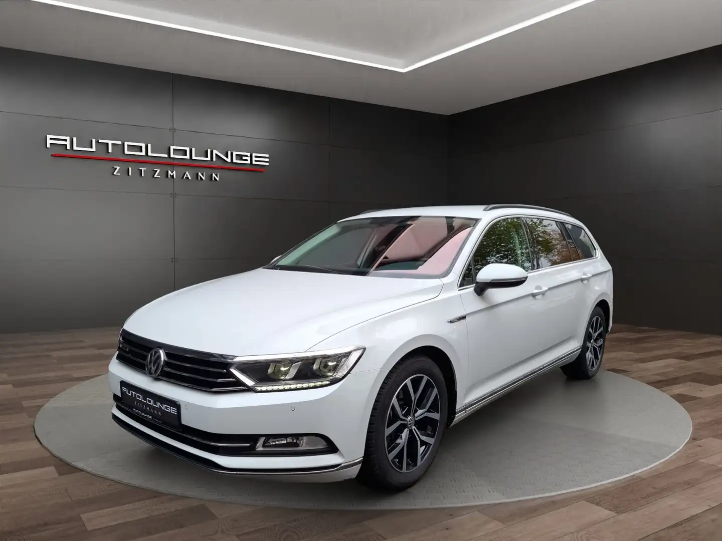 Volkswagen Passat Variant 4Motion, Kamera, R-Line Sport Pk Weiß - 1