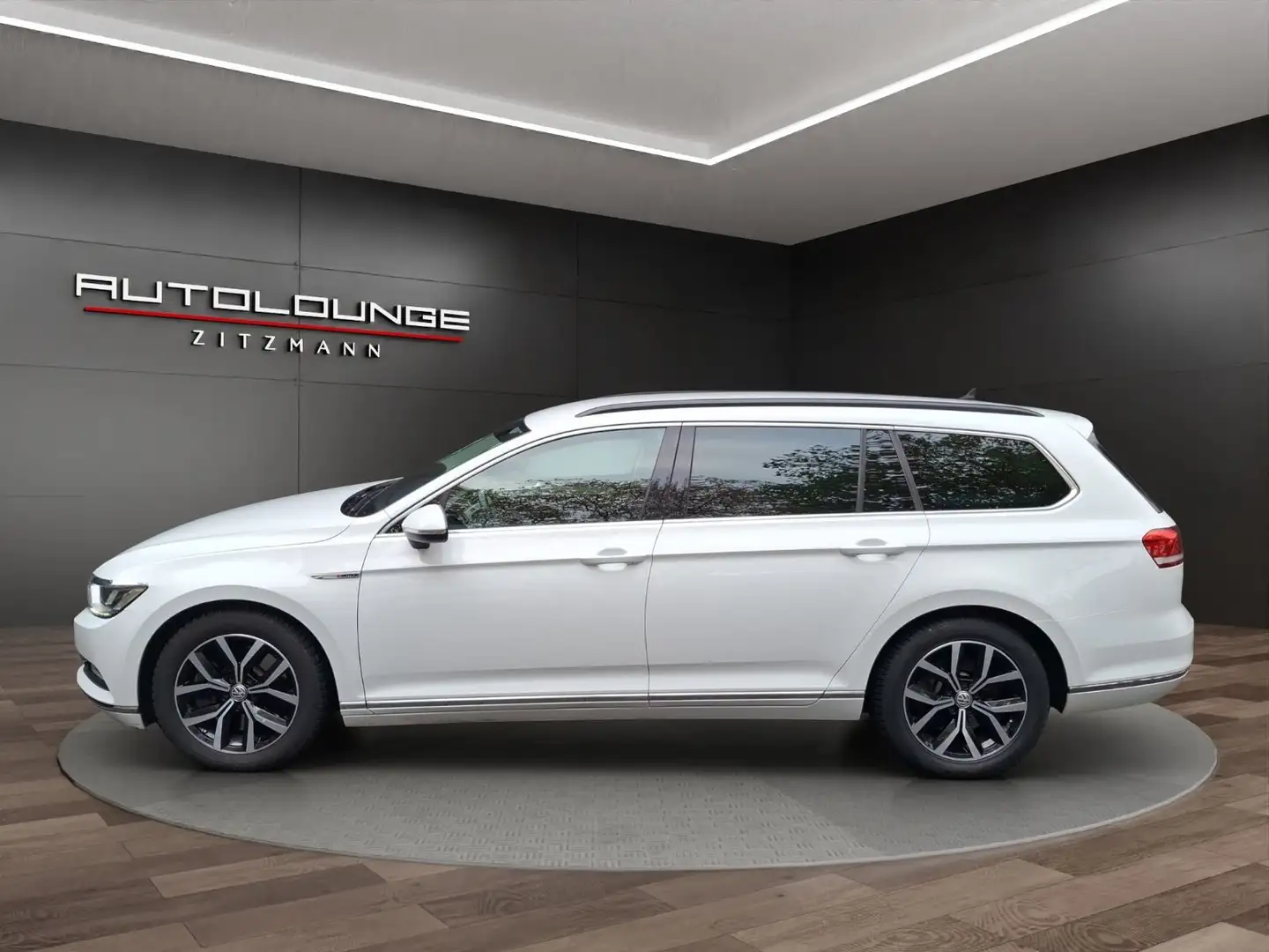 Volkswagen Passat Variant 4Motion, Kamera, R-Line Sport Pk Weiß - 2