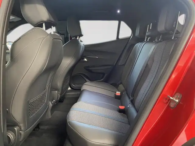 Peugeot 2008 view 8