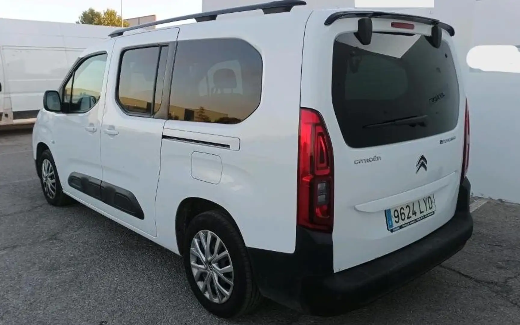 Citroen Berlingo Talla XL ë- 50 kWh FEEL Blanco - 2