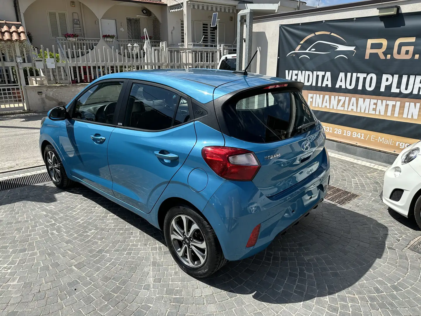 Hyundai i10 1.2 Sound Edition auto - 2