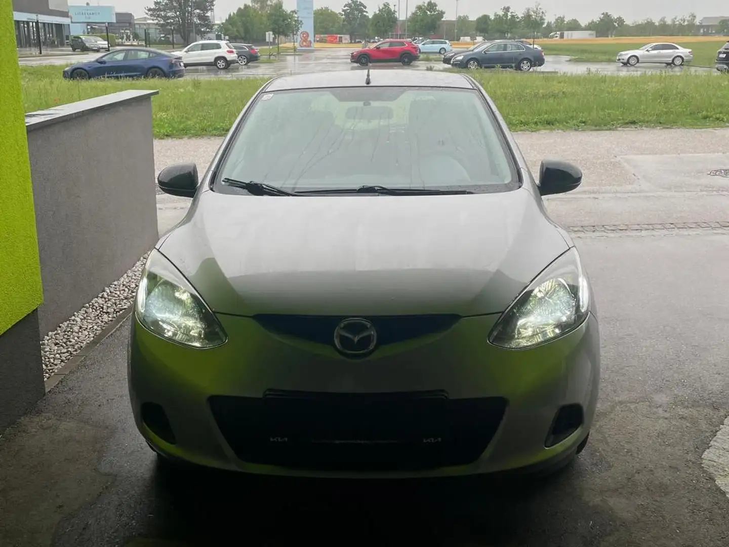Mazda 2 Mazda 2 1,3i CE Pro CE Pro - 1