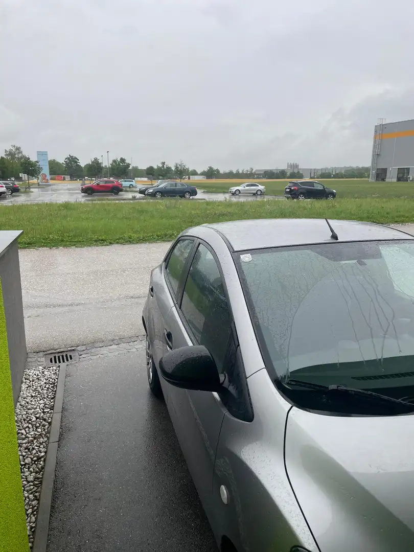 Mazda 2 Mazda 2 1,3i CE Pro CE Pro - 2