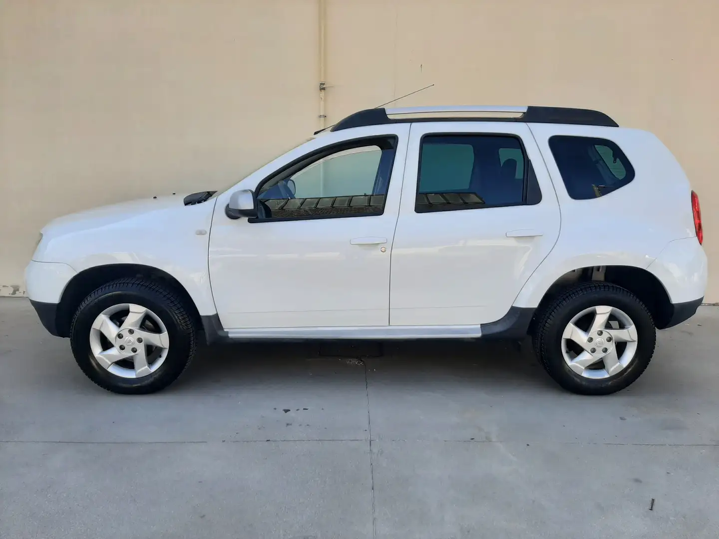 Dacia Duster 1.6 110cv 4x2 Ambiance Weiß - 2
