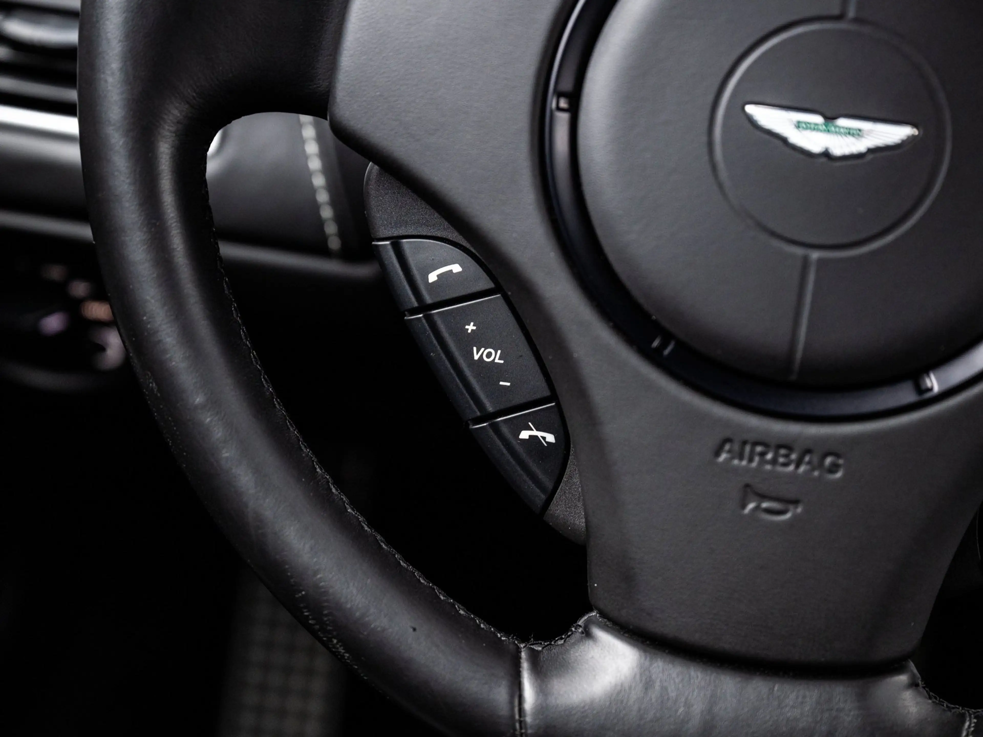 Aston Martin Rapide S 6.0 V12 — photo 11