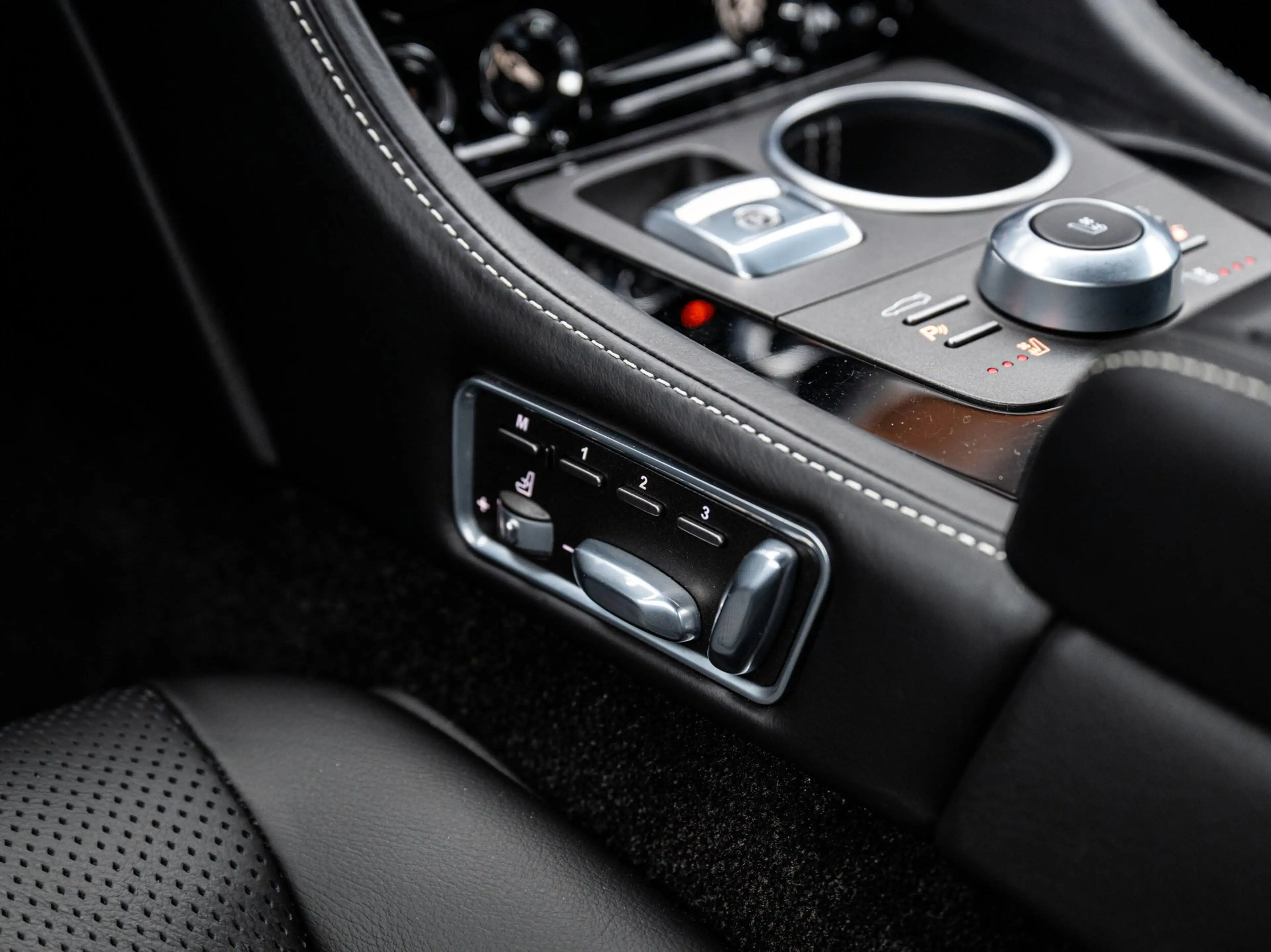 Aston Martin Rapide S 6.0 V12 — photo 14
