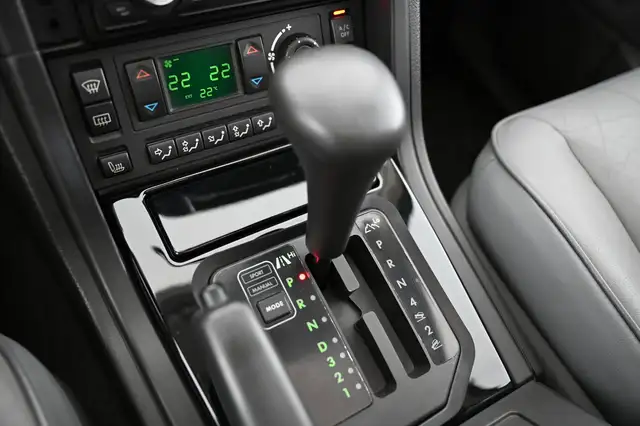 Land Rover Range Rover view 24