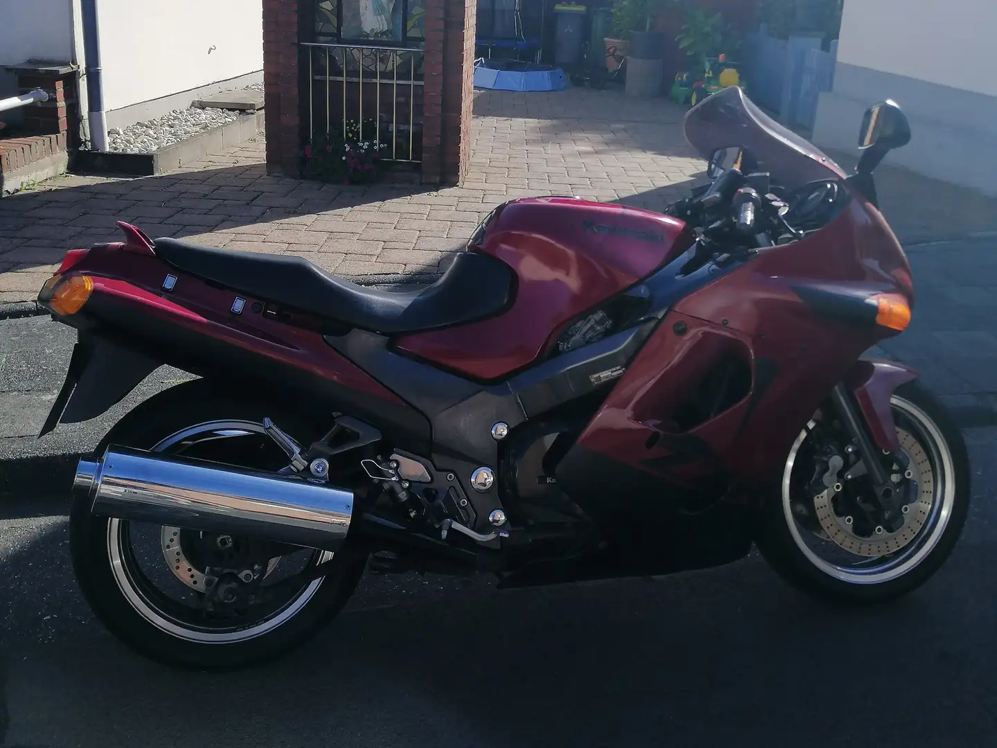 Kawasaki ZZR 1100 Красный - 1