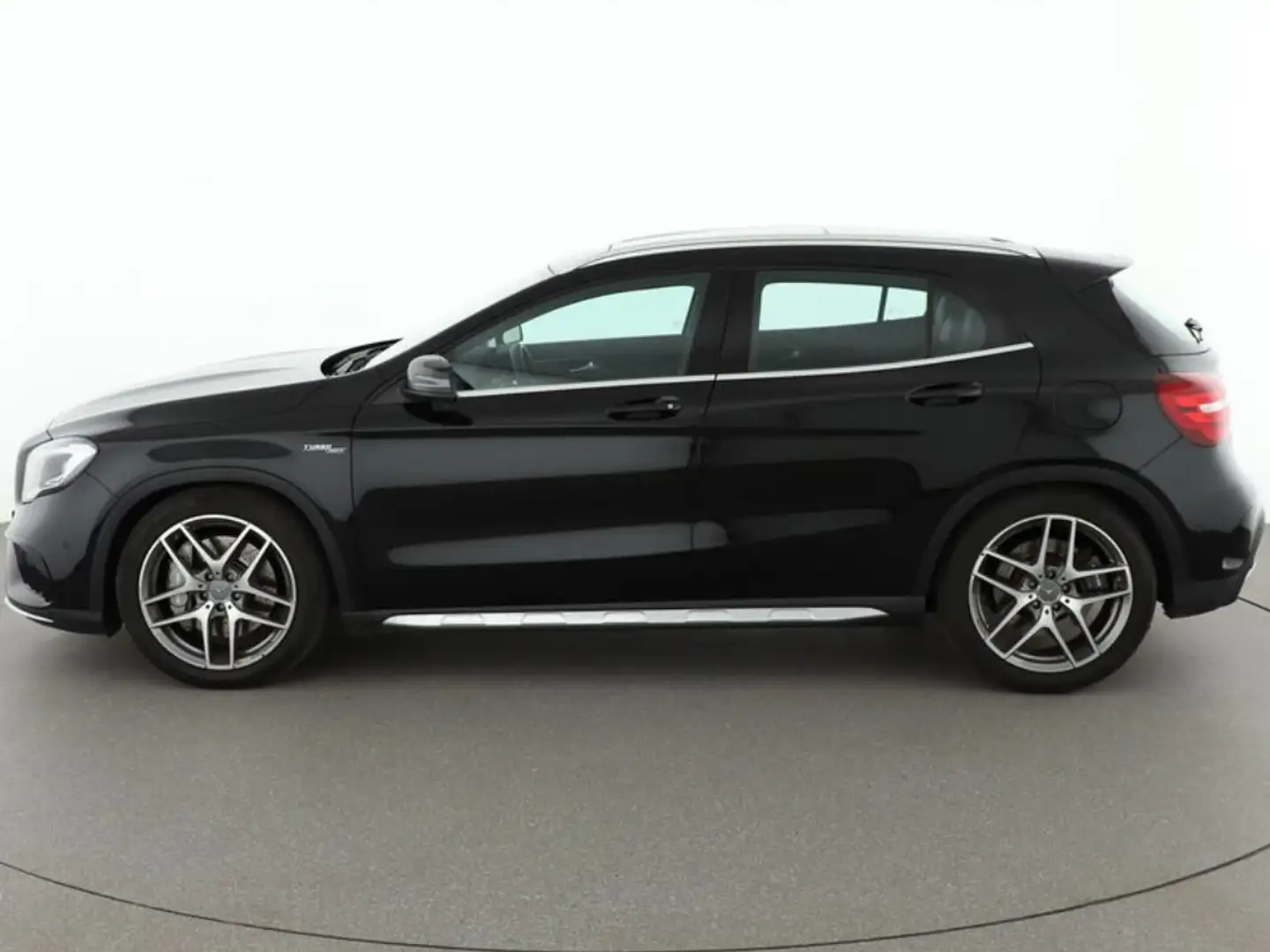 Mercedes-Benz GLA 45 AMG AMG GLA 45 4Matic AMG Speedshift 7G-DCT Černá - 2