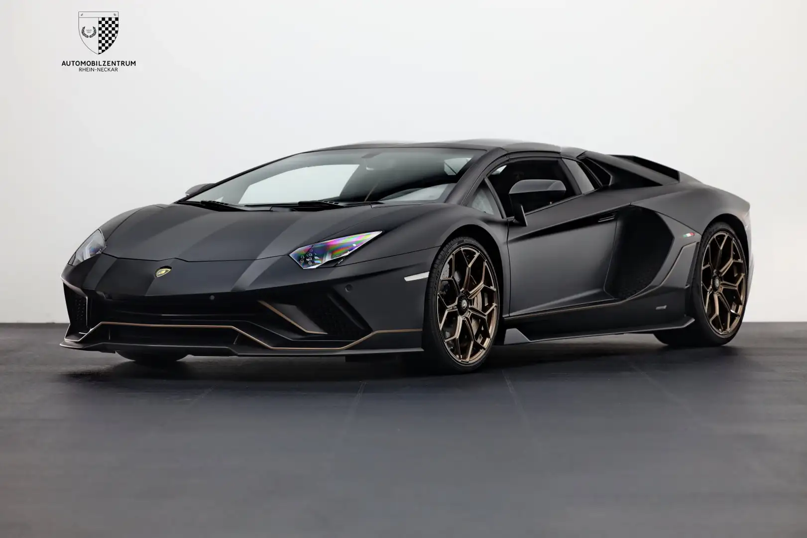 Lamborghini Aventador Aventador Ultimae Roadster 1 of 250/FullCarbon Černá - 1