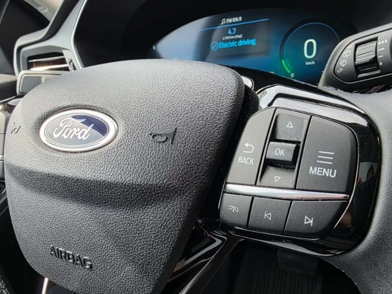 Ford Escape снимка Ford Escape