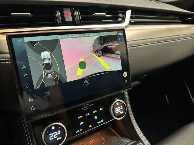 Jaguar F-Pace view 12