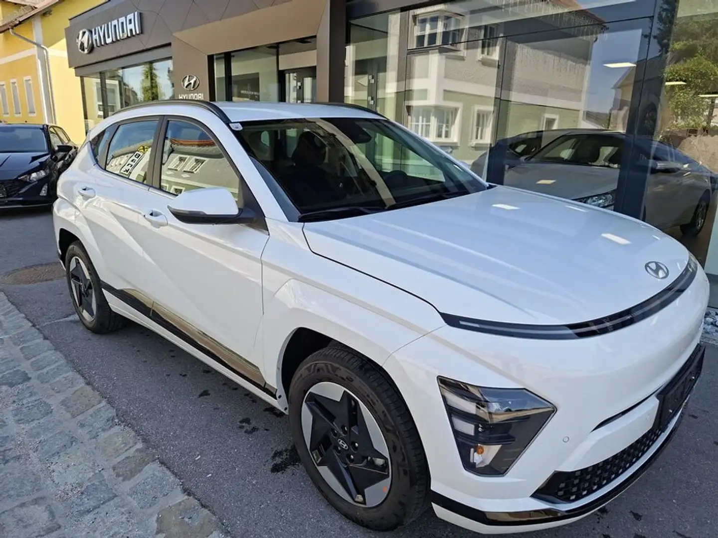 Hyundai KONA Elektro 64,8kWh Smart Line Weiß - 1