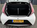 Toyota Aygo 1.0 VVT-I X-PLAY I DEALER ONDERHOUDEN I TREKHAAK I Wit - thumbnail 13