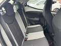 Toyota Aygo 1.0 VVT-I X-PLAY I DEALER ONDERHOUDEN I TREKHAAK I Wit - thumbnail 12