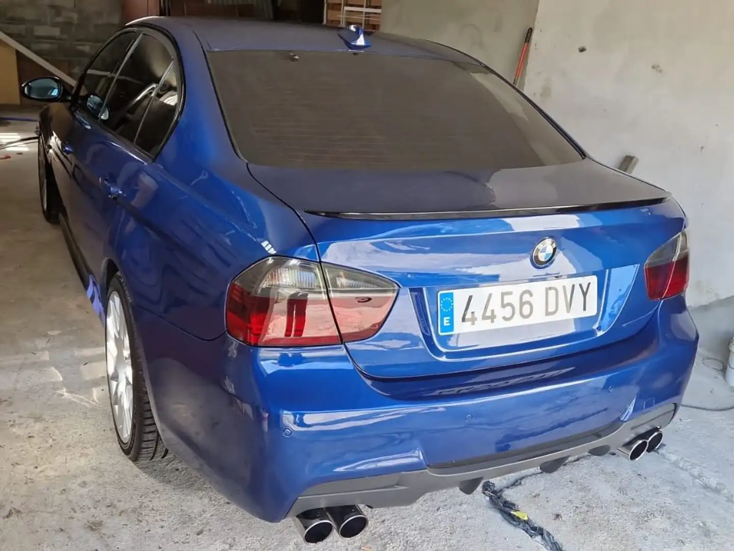 BMW 330 330xd Aut. Modrá - 1