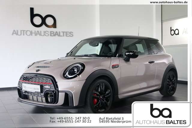 Imagine MINI John Cooper Works JCW 17"/Pano/Park/HuD/Navi/LED/Kam/Black