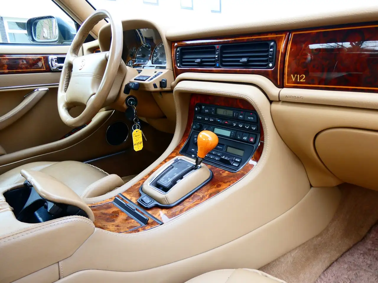 Daimler Double Six 6.0 V12 312pk Origineel Nederlands met historie Yo, foto 12