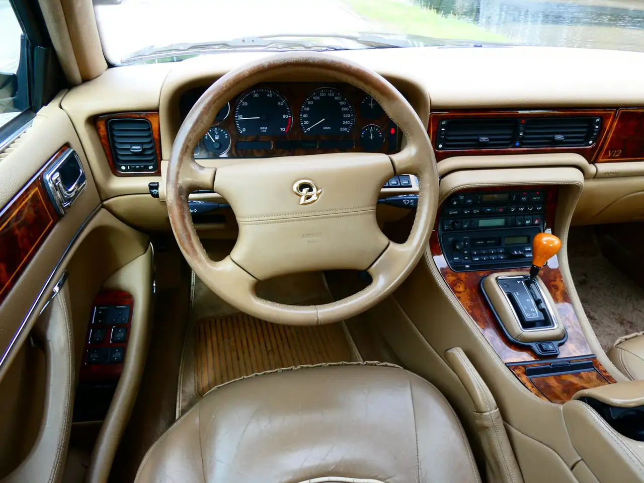 Daimler Double Six 6.0 V12 312pk Origineel Nederlands met historie Yo, foto 3