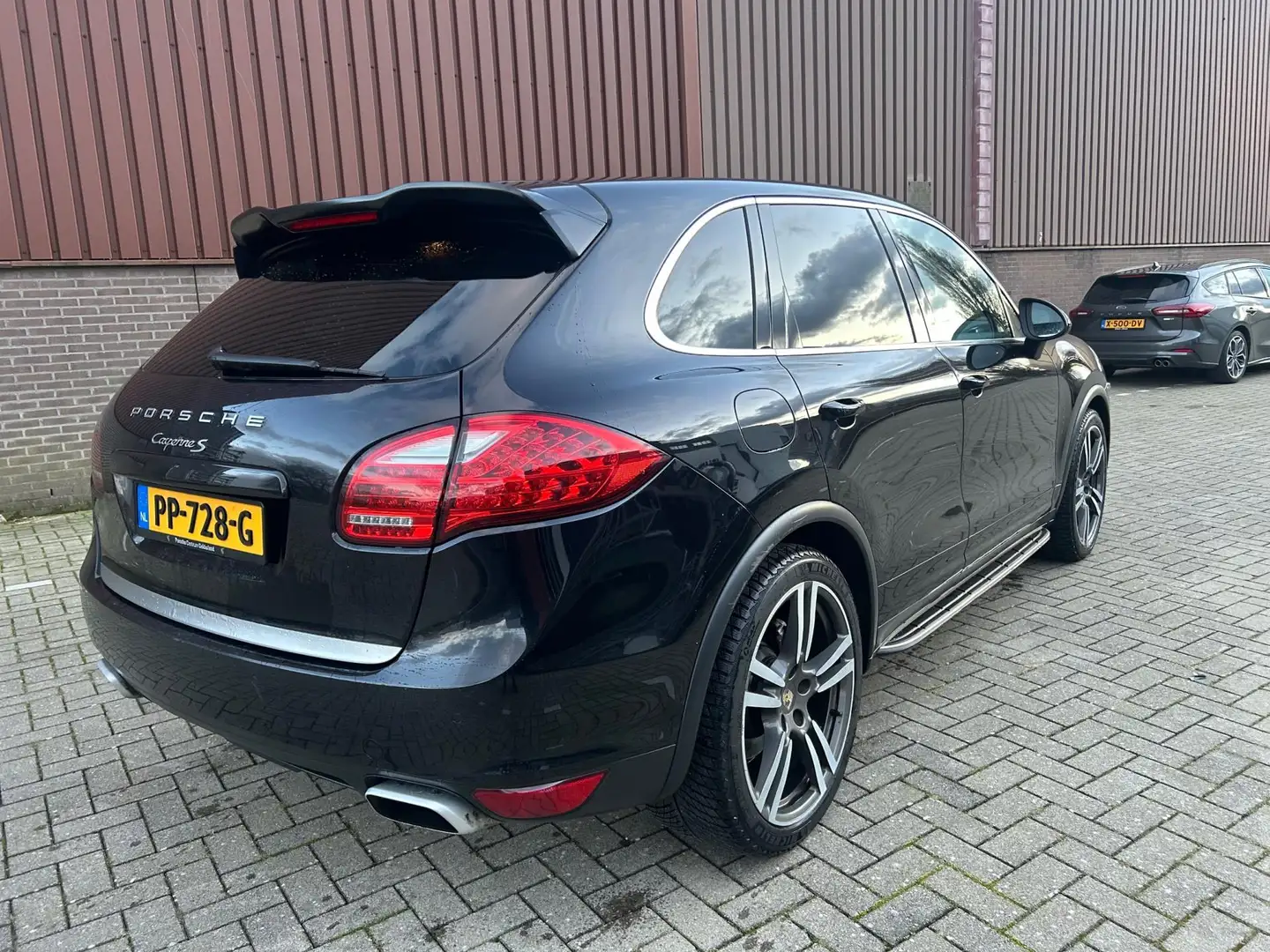 Porsche Cayenne 4.8 S Pano Leer Clima APK NAP Luchtvering Zwart - 2