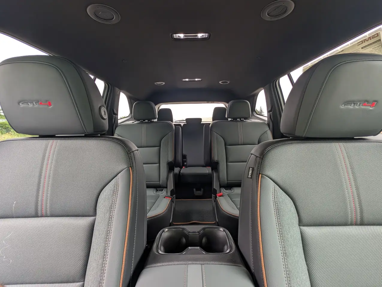 GMC Acadia снимка GMC Acadia