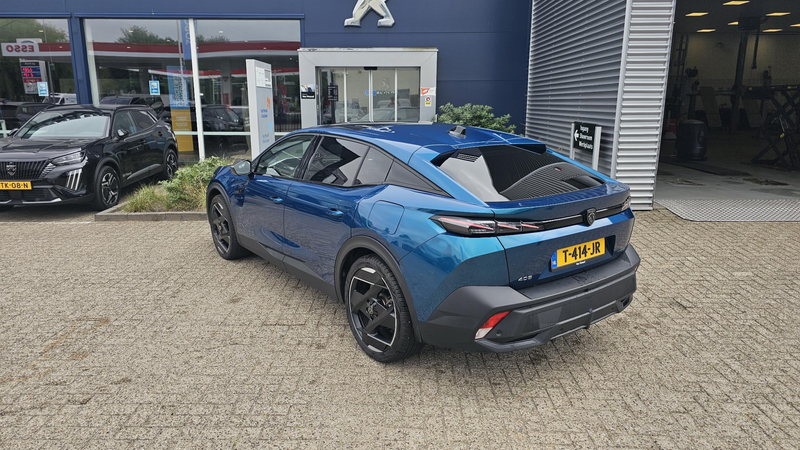 Peugeot 408 1.6 HYbrid GT 225 EAT8 First Edition — photo 8