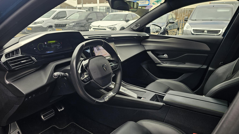 Peugeot 408 1.6 HYbrid GT 225 EAT8 First Edition — photo 13