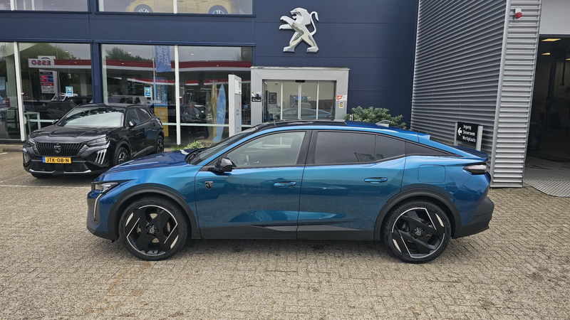 Peugeot 408 1.6 HYbrid GT 225 EAT8 First Edition — photo 9