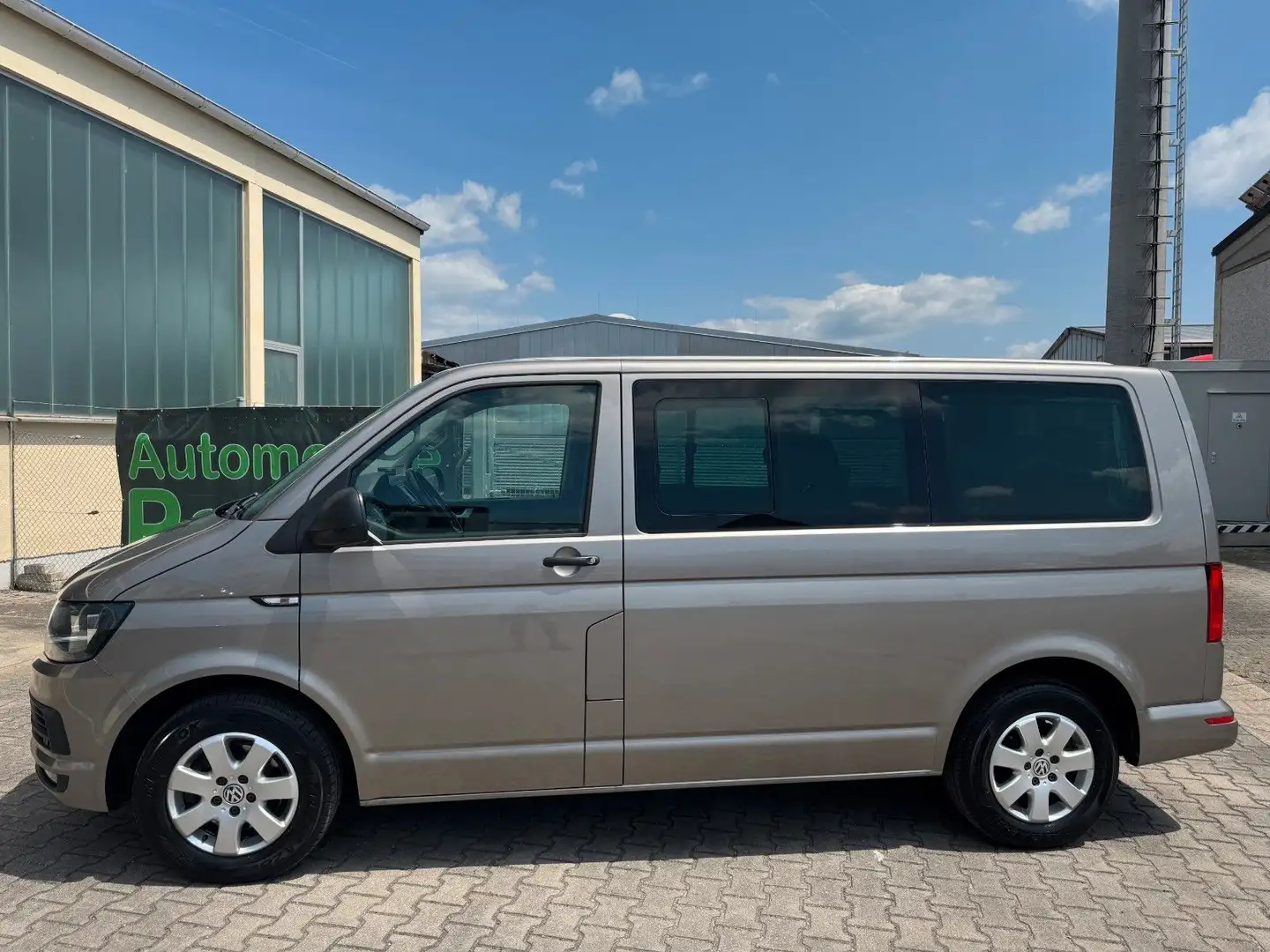 Volkswagen T6 Multivan 2.0 TDI°NAVI°KAMERA°7 SITZE°EL.TUERE Beige - 1
