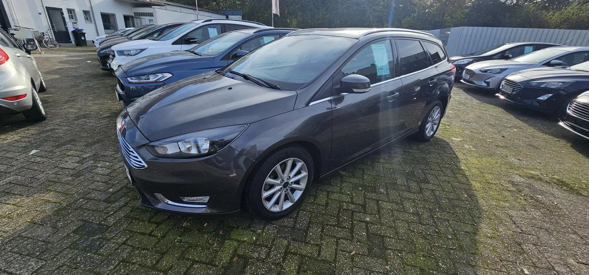 Ford Focus 1.0 EcoBoost Titanium Navi Camera Winter-Paket 92 Grau - 2