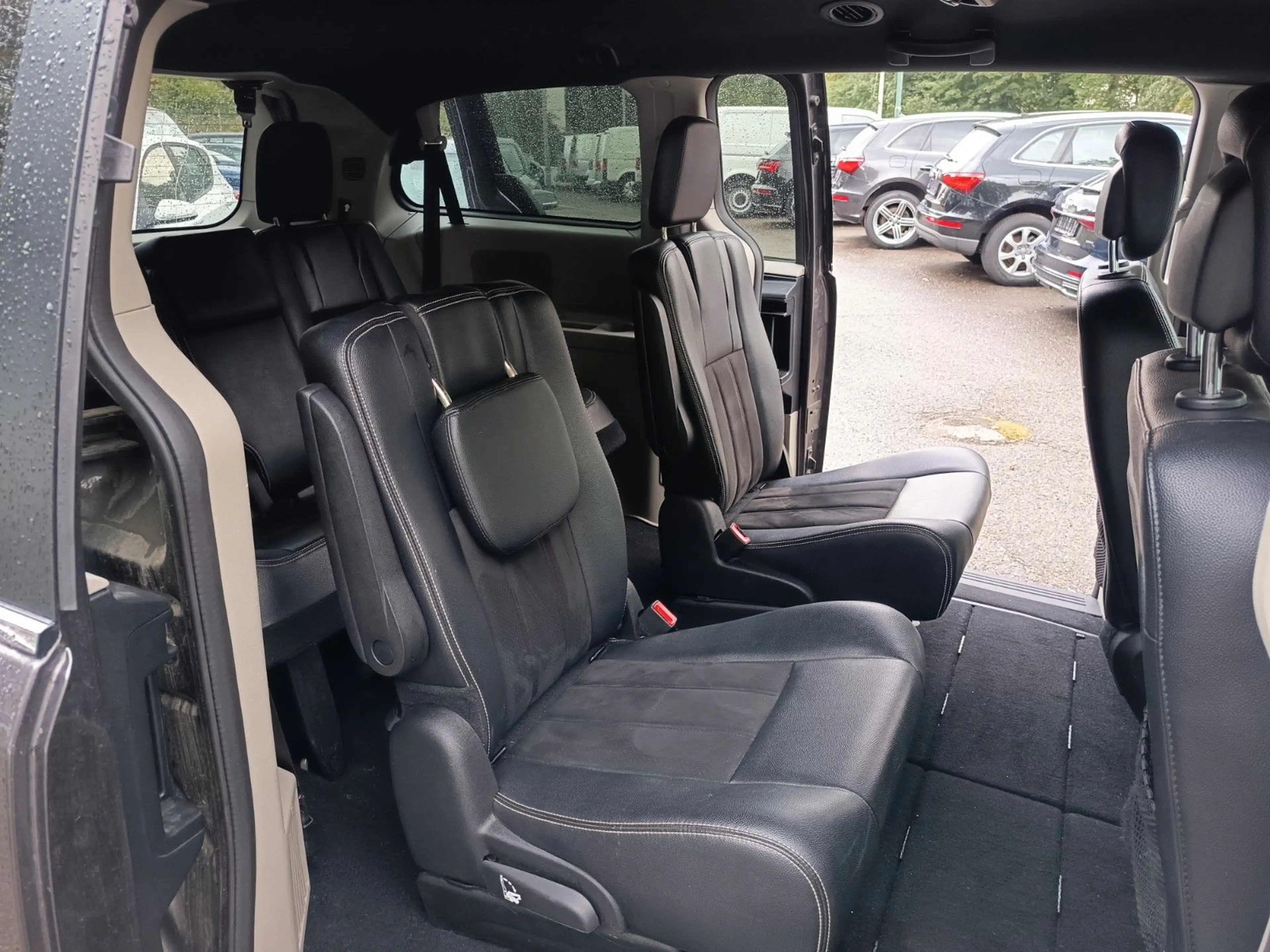 Dodge Grand Caravan / 7-Sitzer — photo 14