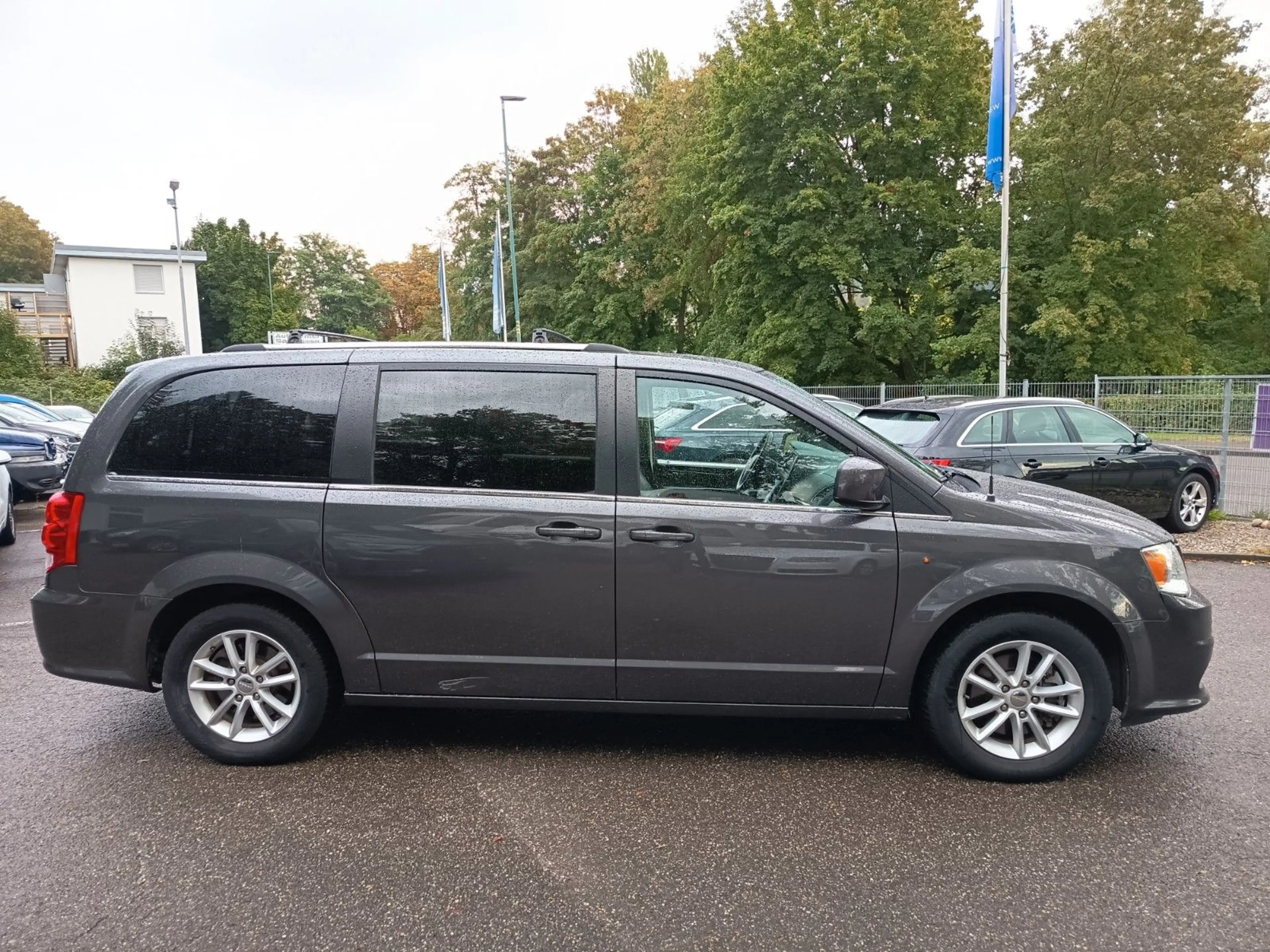 Dodge Grand Caravan / 7-Sitzer — photo 4