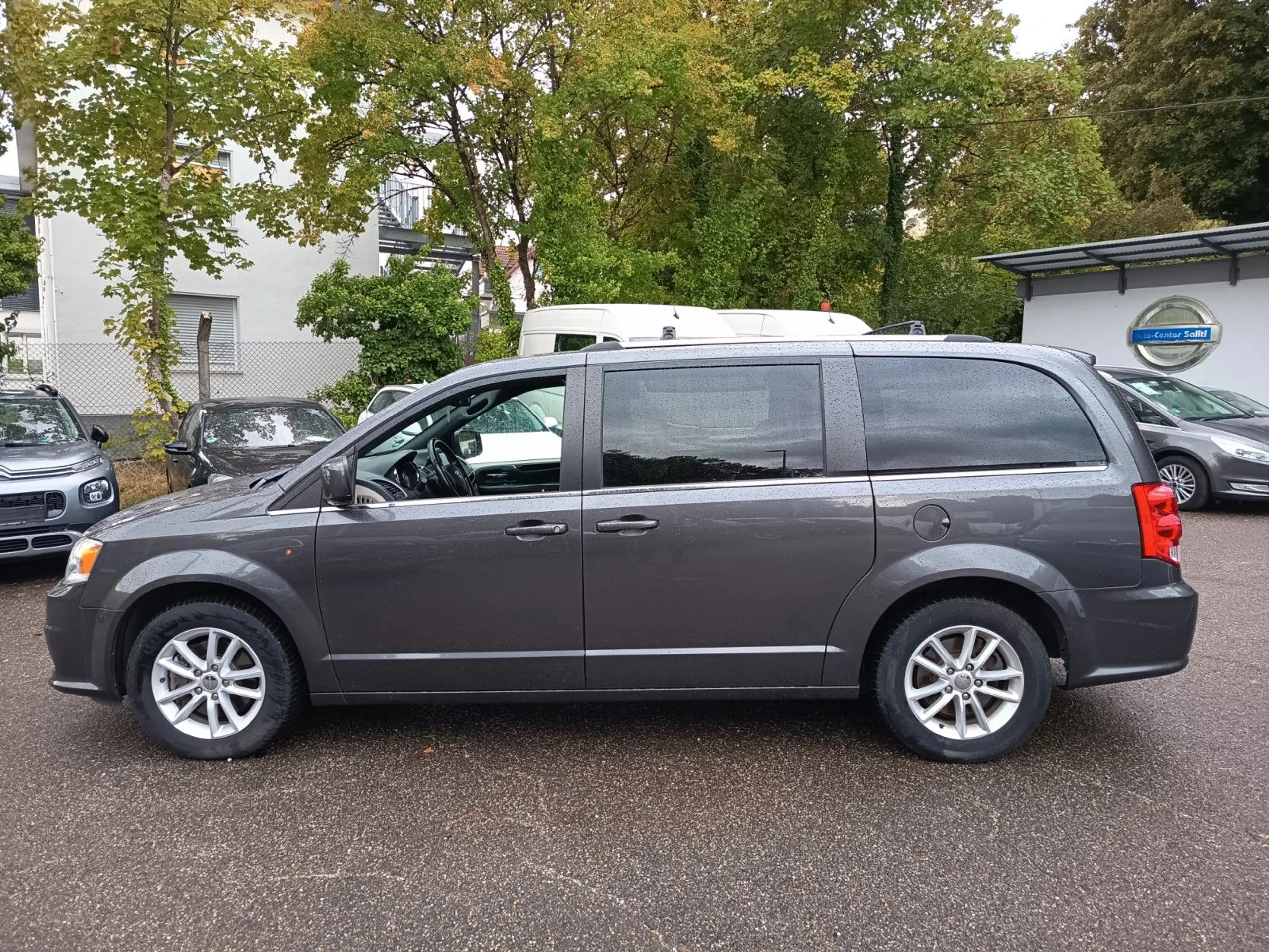 Dodge Grand Caravan / 7-Sitzer — photo 8