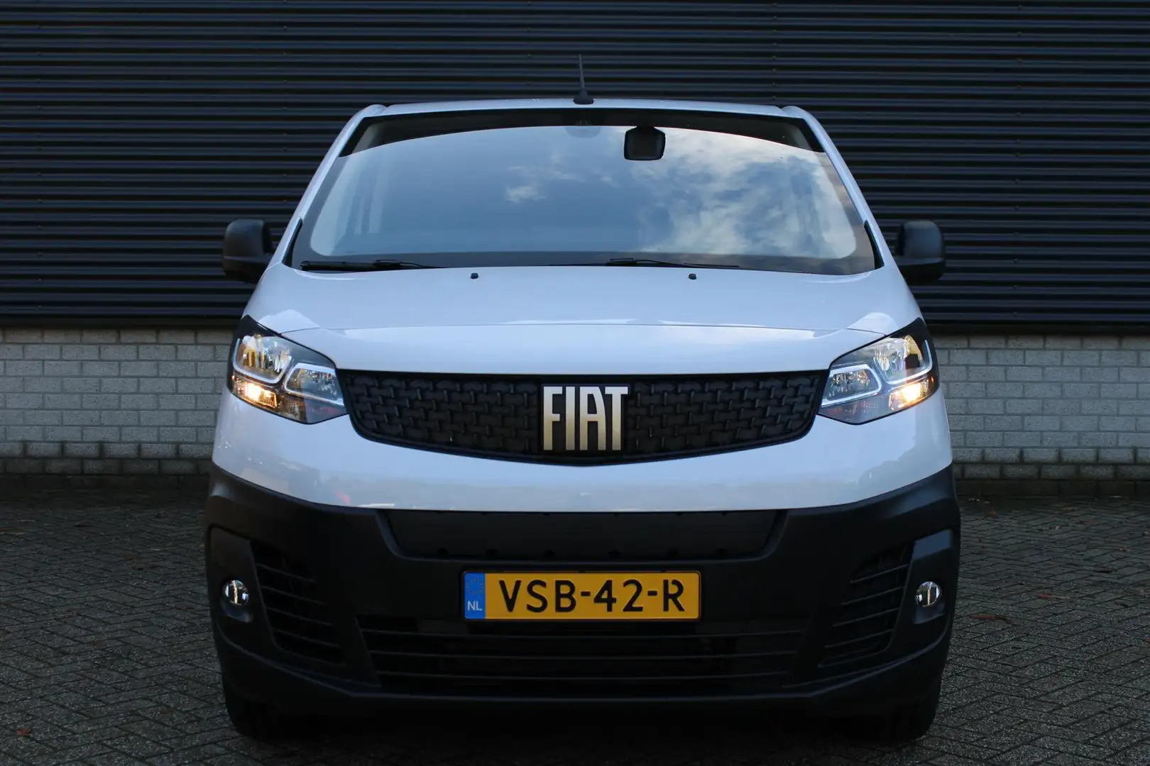 Fiat Scudo Elektrisch 75kWh 136pk L3H1 SX DUBBEL CABINE 6-ZIT Fehér - 2